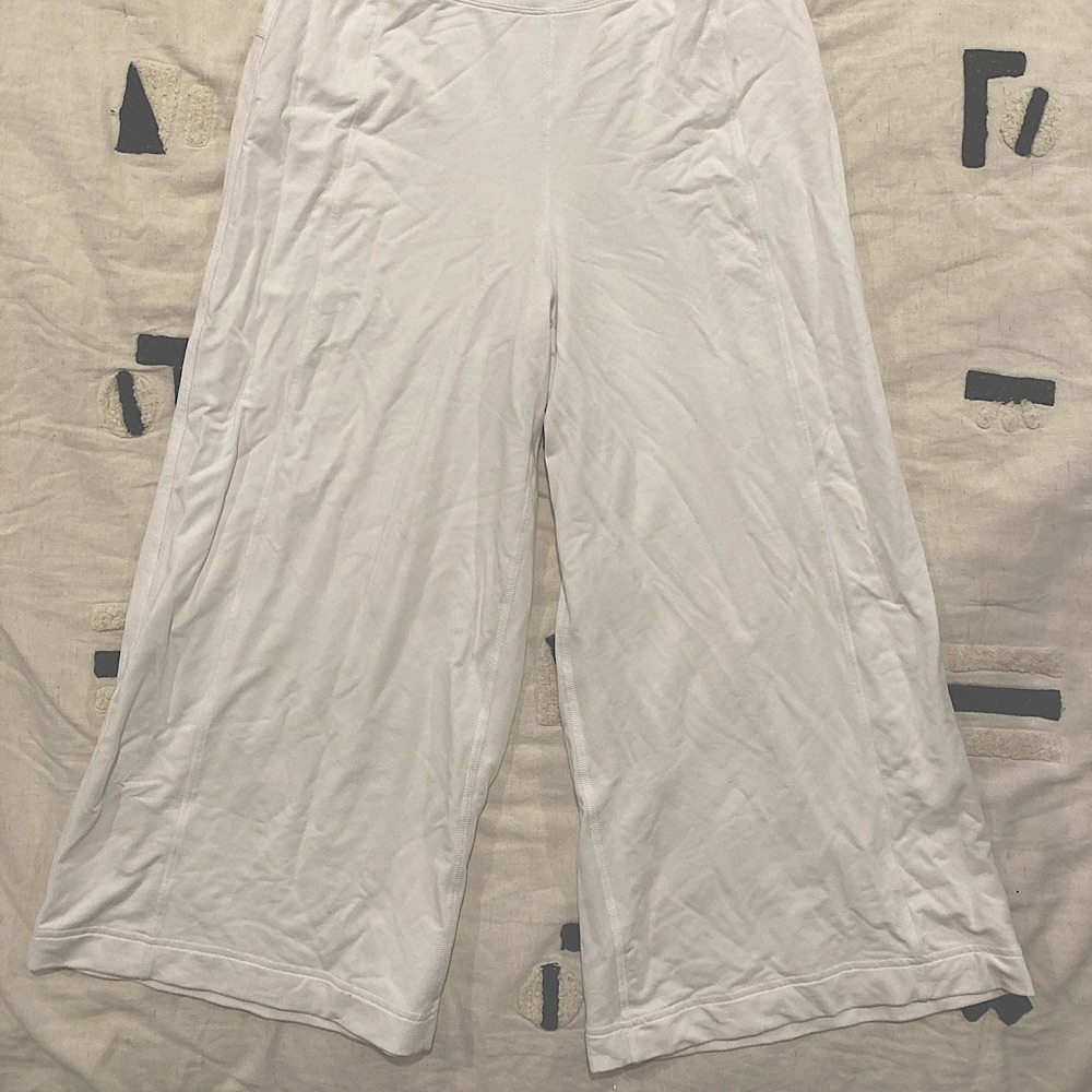 Lululemon white lounge pants size 4